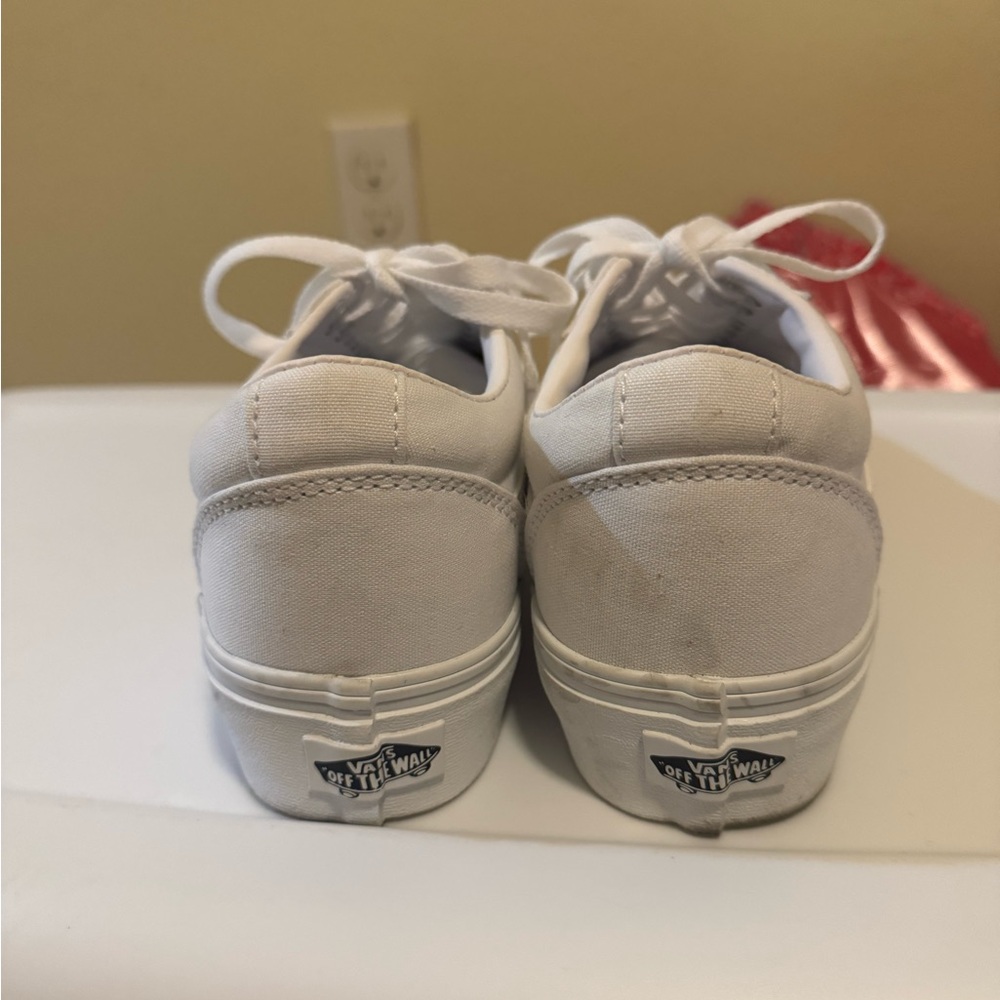 VANS Classic White Low-Top Canvas Sneakers - Picture 3 of 6